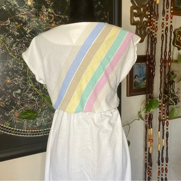 VTG Fashion Place polyester Union Made Dress! White with Pastels. USA. Size 10p. - Picture 4 of 15